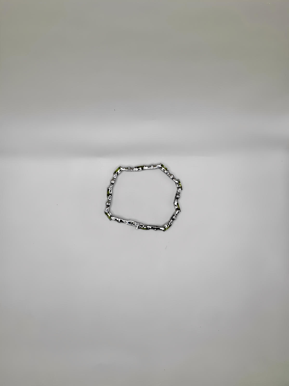 PERIDOT AND CLEAR QUARTZ BRACELET